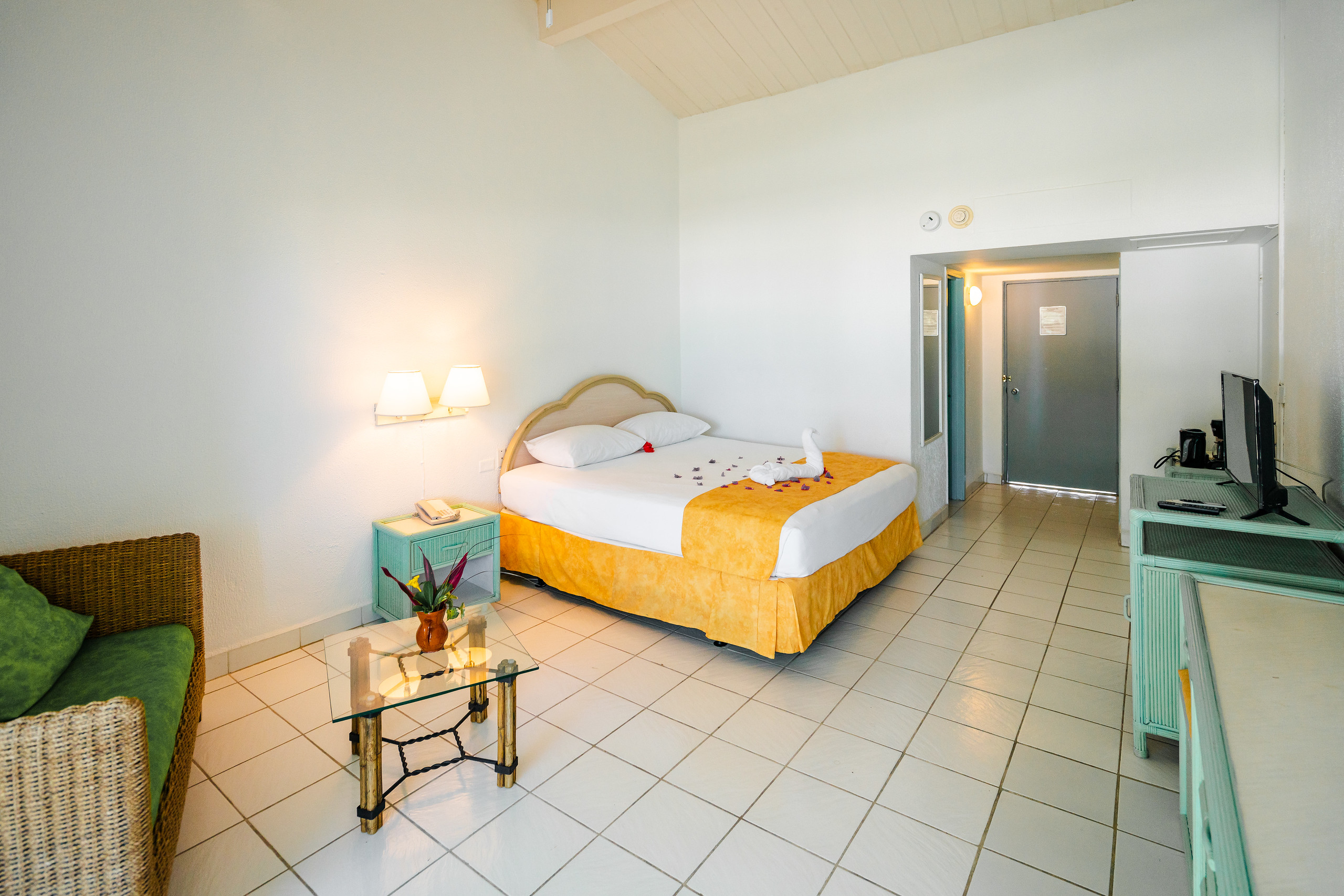 Standard Room - 1 King Bed